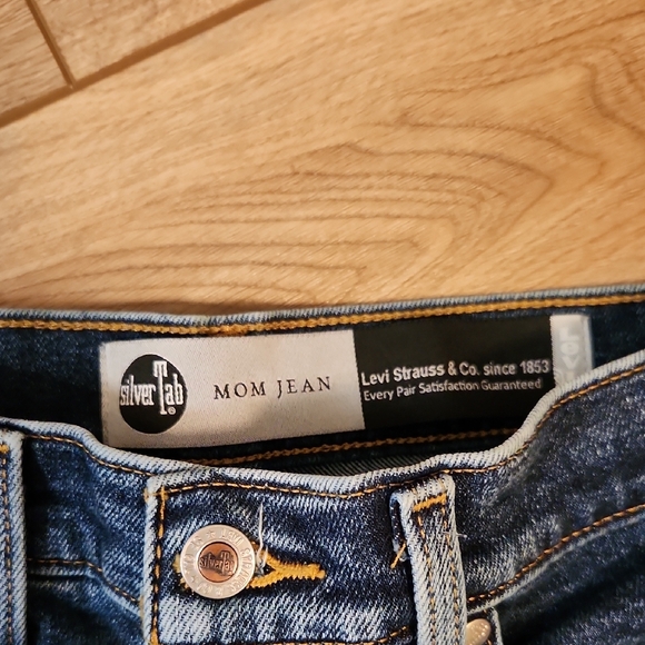 Levi's Silver Tab Mom Jeans Women's High Rise Size 27 - Picture 2 of 8